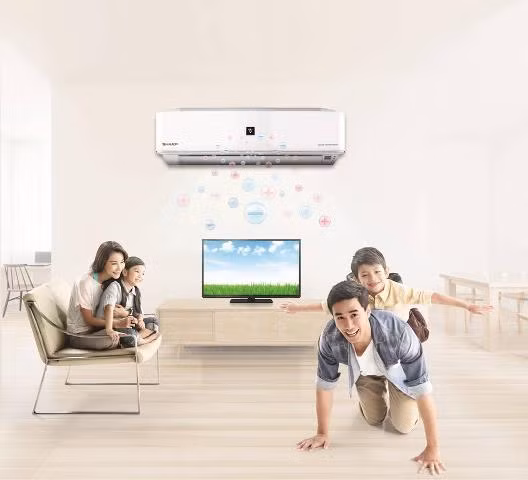 4. Vệ sinh máy lạnh định kỳ ít nhất mỗi 3 tháng: Để máy hoạt động tốt, bạn cần phải gọi thợ đến vệ sinh máy lạnh. Việc này có thể giảm đến 15% công suất hoạt động của máy, giúp tiết kiệm một lượng điện rất lớn, đồng thời tăng tuổi thọ của máy.