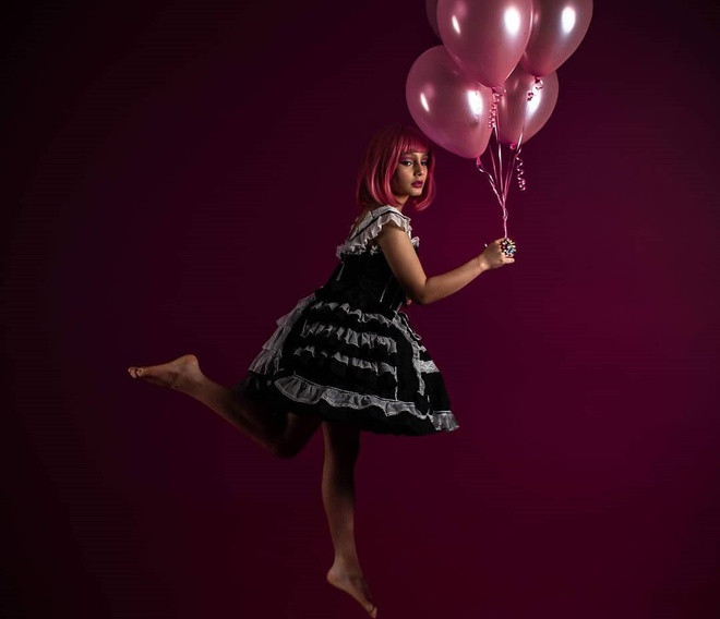 Những bộ trang phục trình diễn của Mélancon-Golden được gia đình kiểm soát chặt chẽ sao cho không quá phản cảm. Drag queen 10 tuổi thường chọn phong cách phù hợp với lứa tuổi của mình cả lúc trình diễn và đời thường.