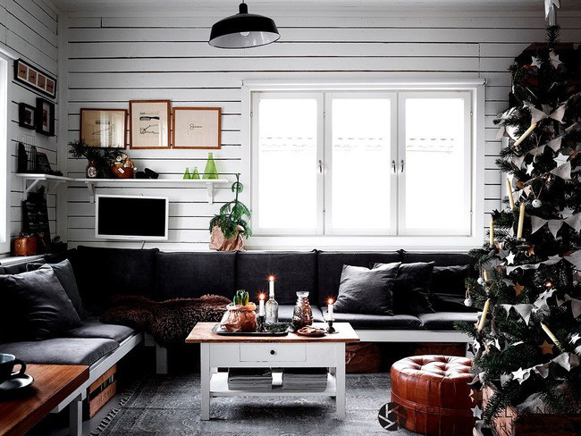 Không khí Noel ngập tràn căn phòng nhỏ.