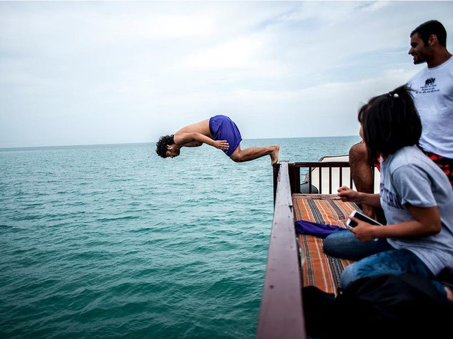 5. Sẵn sàng rời khỏi vùng an toàn: Việc gắn bó với những công việc quen thuộc thường dễ dàng, thoải mái. Ngược lại, ai cũng căng thẳng, lo sợ khi bắt đầu cuộc sống, công việc mới. Nhưng người thành công luôn dám bước khỏi vùng an toàn, chấp nhận quãng thời gian không mấy dễ chịu để trưởng thành và có trải nghiệm thú vị hơn. Không ai biết chắc mình thích điều gì cho đến khi thử thực hiện nó. Ảnh: Tech Insider.