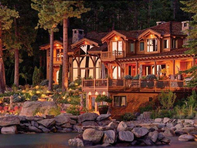 Bất động sản hơn 10.000 m2 tại Snug Harbor, hồ Tahoe, California, được Ellison mua vào tháng 7/2014 với giá 20,35 triệu USD. Ảnh: Tahoe Real Estate.
