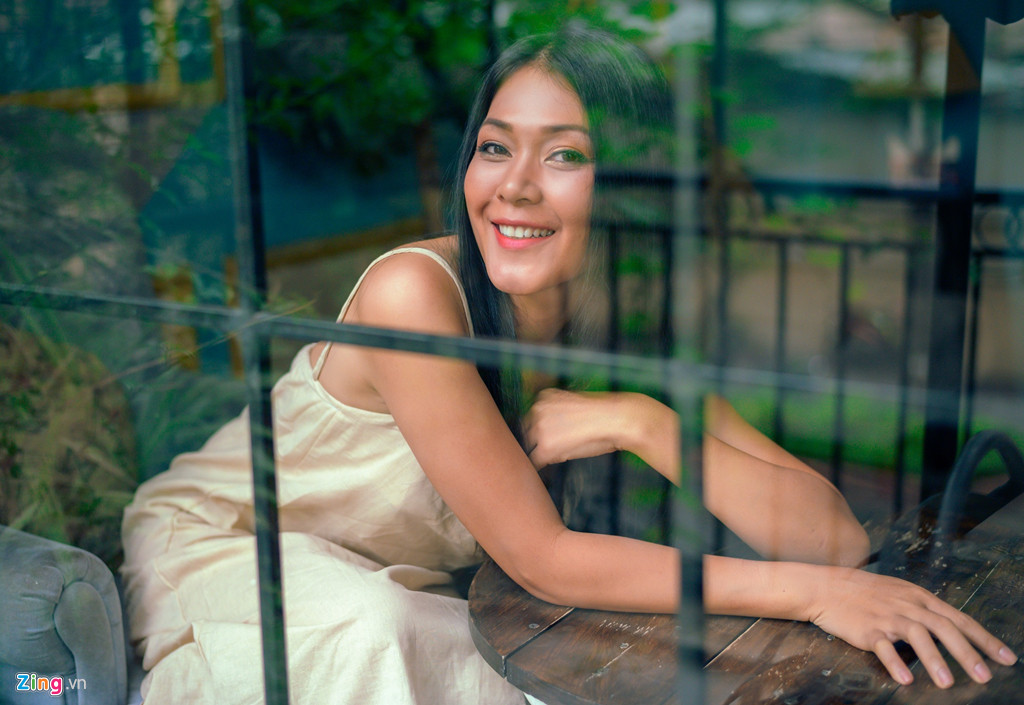 'Phat dien, kiet suc khi quay canh nong voi Huy Khanh'