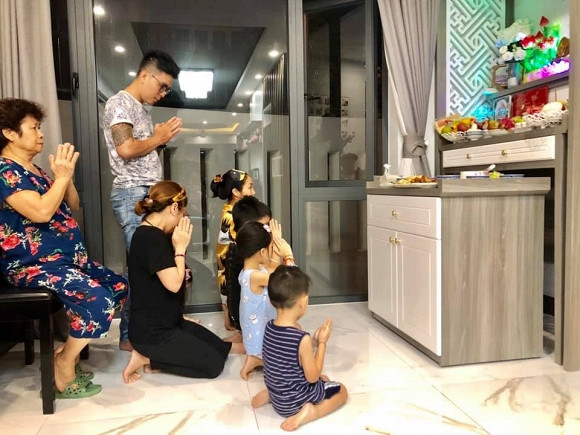 Gia dinh Oc Thanh Van gap tai nan hi huu, may man thoat chet