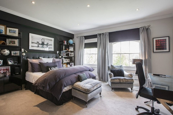 Biệt thự nằm trong khu vực riêng biệt với những người hàng xóm giàu có vì thế cô ấy có thể đến và đi thoải mái và không ai thực sự chú ý. Rihanna đã nhà này được 1 năm nhưng việc cô ấy tận hưởng cuộc sống ở đây nhiều đến mức cho thấy có thể cô ấy sẽ sống tại căn nhà trên lâu hơn nữa”. Rihanna bày tỏ cô thích sống ở London vì được làm những điều mà mình mong muốn, có những thú vui rất giản dị trong cuộc sống như thỏa mãn cơn thèm đồ ăn Caribê.