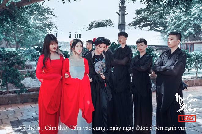 Theo lời My My, cả lớp đã mất gần nửa tháng để hoàn thành phần trang phục. Do muốn bộ ảnh thật giống MV "Anh ơi ở lại" nên có gặp khó khăn về kích cỡ, kiểu dáng, màu sắc... nhưng sau cùng thì vẫn khắc phục được.