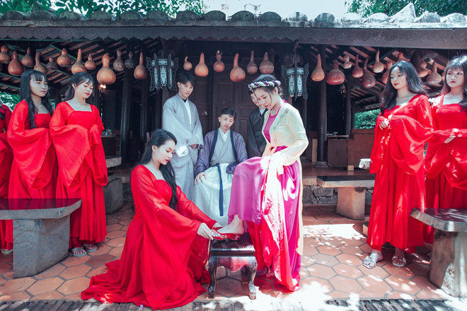 "Cả lớp và bên nhiếp ảnh cùng nhau bàn bạc để chọn ra các nhân vật phù hợp nhất. Thành viên trong lớp rất biết lắng nghe nên không xảy ra mâu thuẫn gì", My My cho biết.