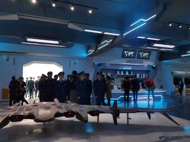 TQ khoe mau tau san bay sieu tuong, che ap khong gian-Hinh-2