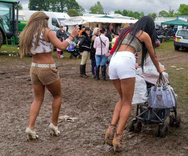 Chính vì thế mà thi thoảng trong bát cơm lại kéo ra được một sợi tóc.