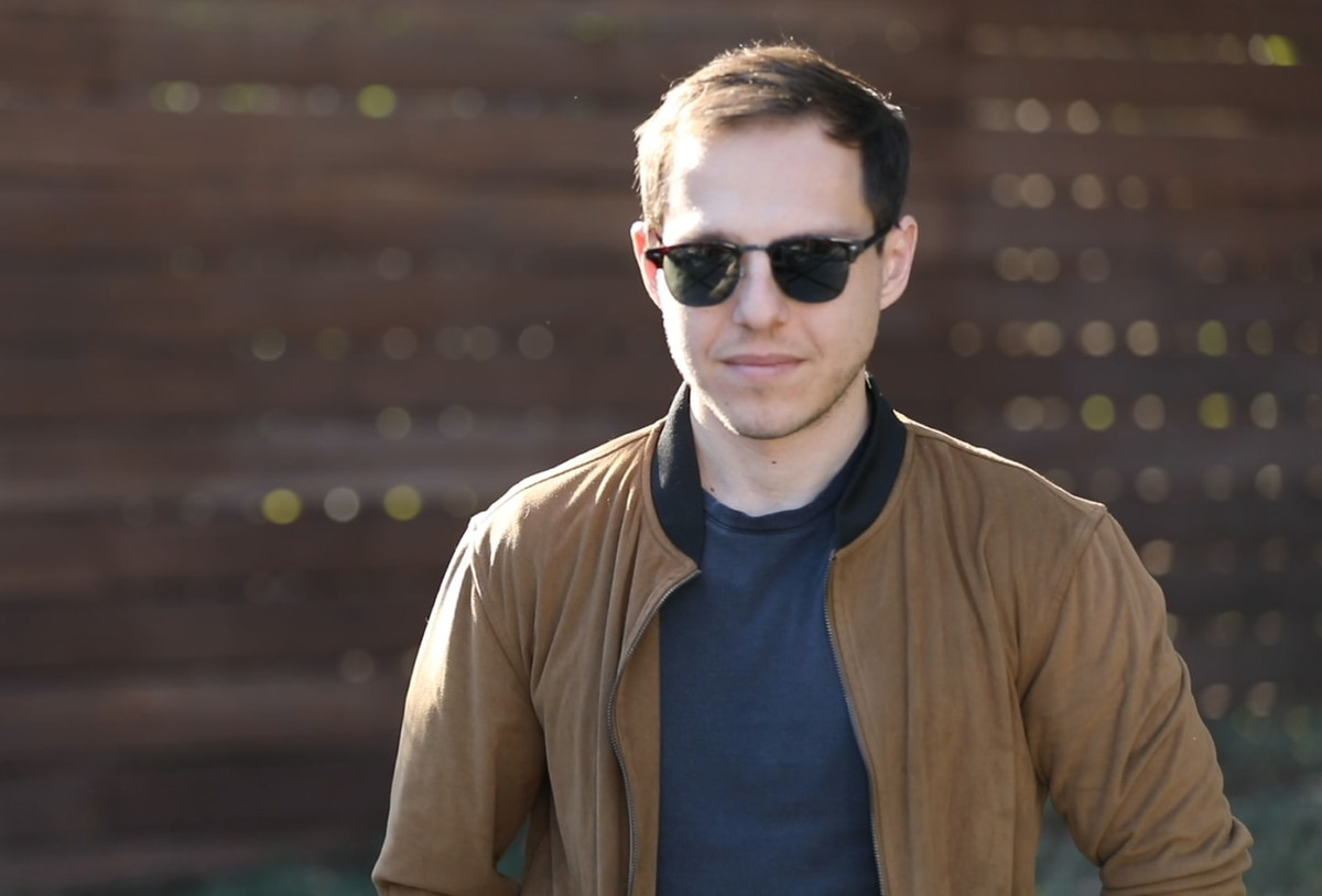 Ty phu YouTube 29 tuoi chia se ve sai lam tien bac cua ban than