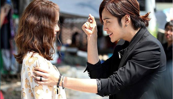 Nghe trai pho deo mo 'rot mat', gai que mat trang ca tinh lan tien