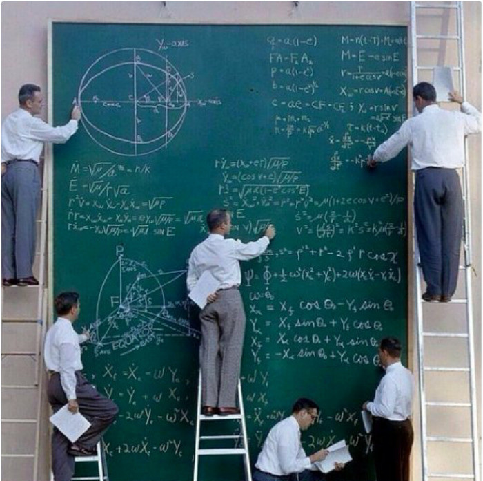 NASA làm việc vào những năm 1960 trước khi phần mềm trình chiếu PowerPoint ra đời.