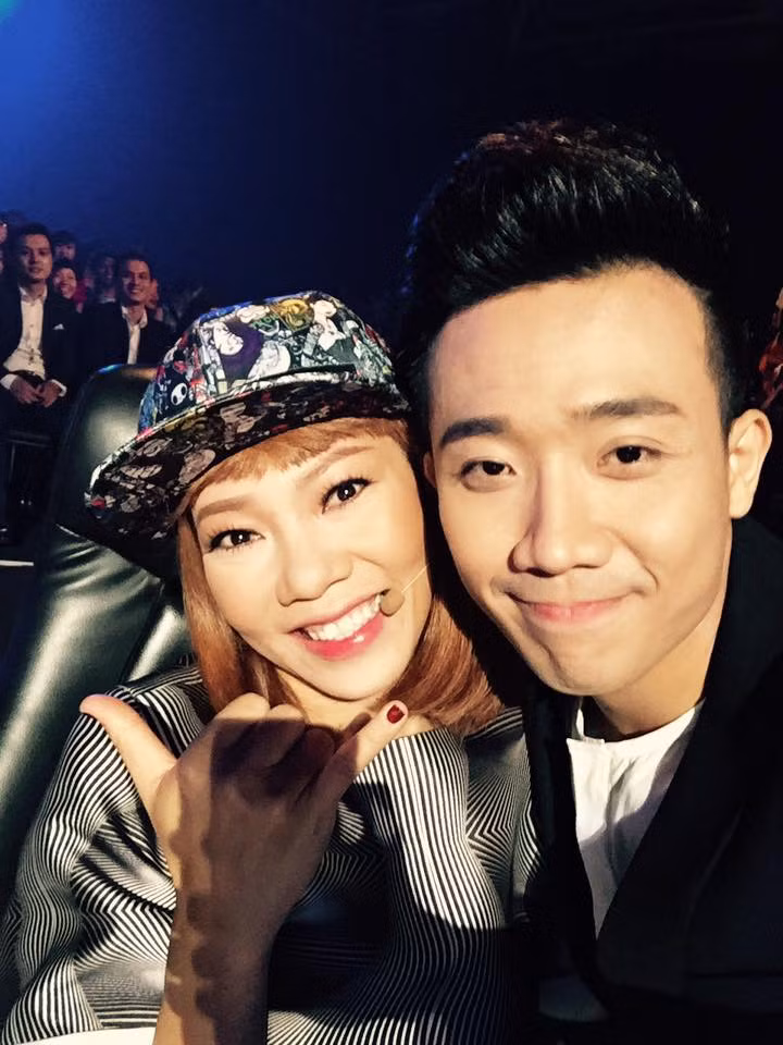 "Diva Hà Trần - một trong những thần tượng thâm niên mà tôi cho rằng có giọng hát và cách xử lý tinh tế và tuyệt vời nhất", Trấn Thành từng tiết lộ.