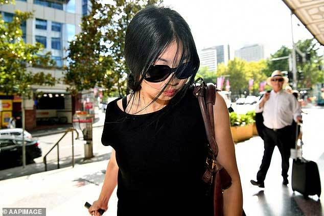 Bi tu choi tinh yeu, bac si khung bo ban trai bang tin nhan