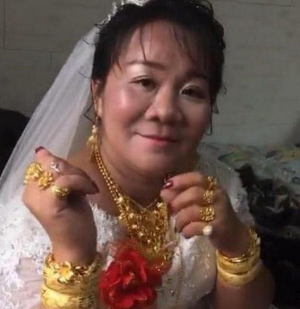 Ghen ty ngoai hinh chu re cua co dau deo vang triu co