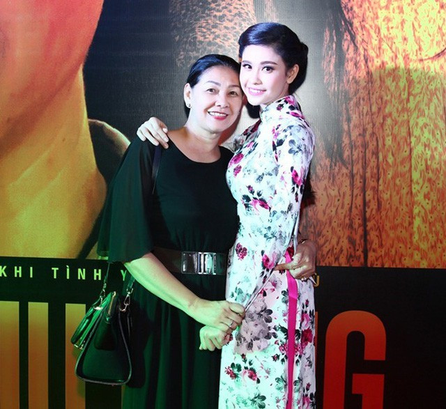 Ket buon cho hai my nhan Viet cai cha me theo tieng goi con tim