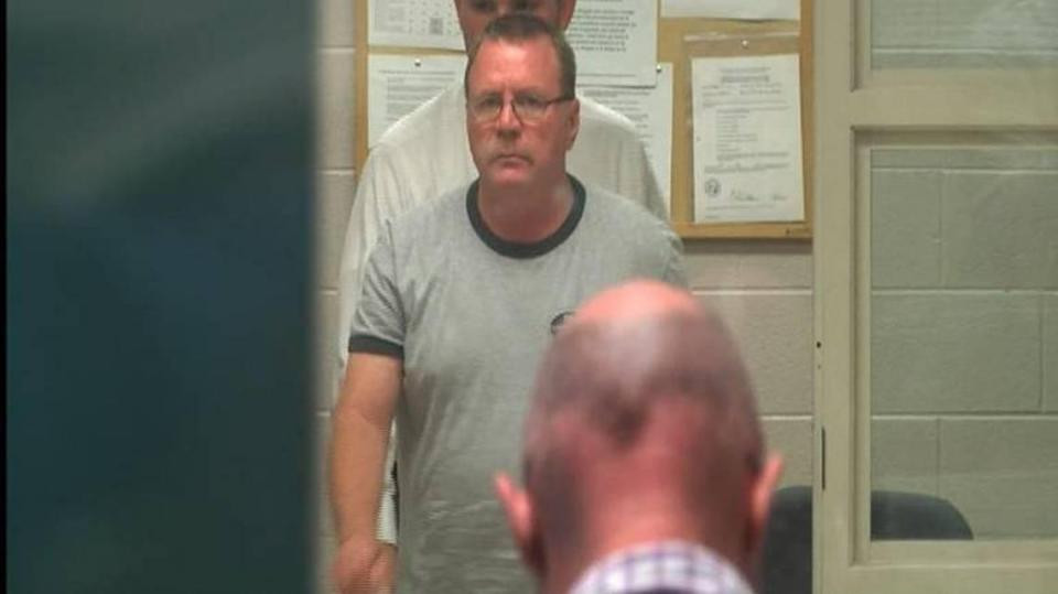 Tim kiem be gai 13 tuoi mat tich, canh sat lam nan nhan mang thai