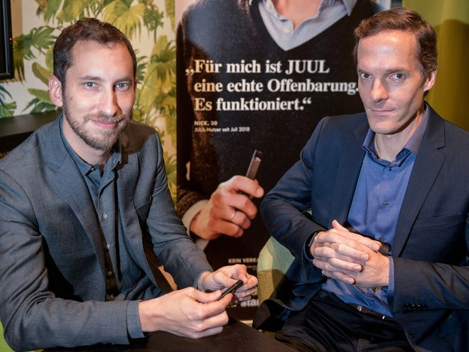 Sau khi quỹ đầu cơ Darsana Capital Partners cắt giảm hơn một phần ba vào ngày 3/10, nhà đồng sáng lập Adam Bowen và James Monsees đã mất đi danh hiệu tỷ phú khi mới đạt được 10 tháng trước đó, Business Insider đưa tin. Theo Forbes, Bowen và Monsees đều đang nắm trong tay khoảng 900 triệu USD. Ảnh: Getty.