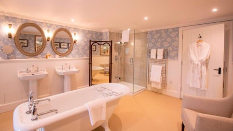 Tòa lâu đài này được xây bởi ngài George, vị bá tước thứ 4 của vùng Caithness (Scotland). Sau khi hoàn thành, nơi đây trở thành điểm lưu trú thường xuyên của giới bá tước, quý tộc Scotland. Đến năm 1952, nữ hoàng Elizabeth, bà của hoàng tử Charles, vì yêu thích nơi này đã mua lại tòa lâu đài.