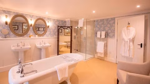 Tòa lâu đài này được xây bởi ngài George, vị bá tước thứ 4 của vùng Caithness (Scotland). Sau khi hoàn thành, nơi đây trở thành điểm lưu trú thường xuyên của giới bá tước, quý tộc Scotland. Đến năm 1952, nữ hoàng Elizabeth, bà của hoàng tử Charles, vì yêu thích nơi này đã mua lại tòa lâu đài.