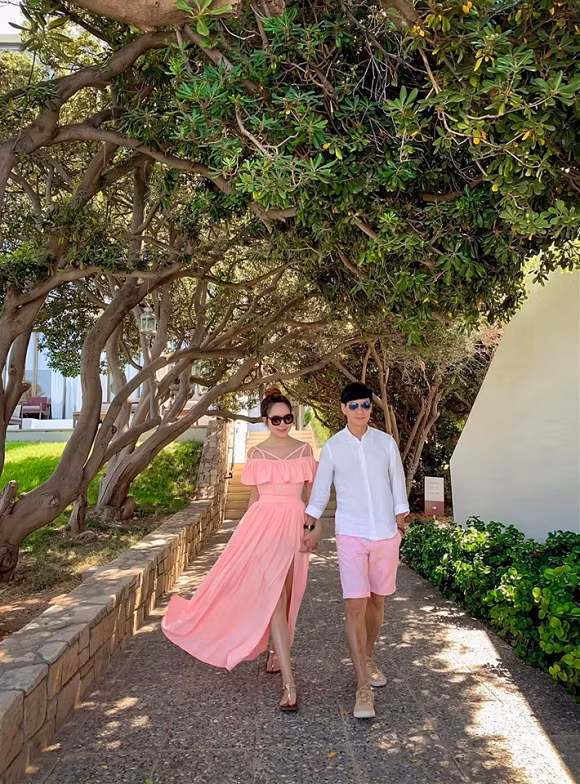 Lý Hải - Minh Hà cứ như cặp đôi mới cưới đang đi tận hưởng kỳ trăng mật.