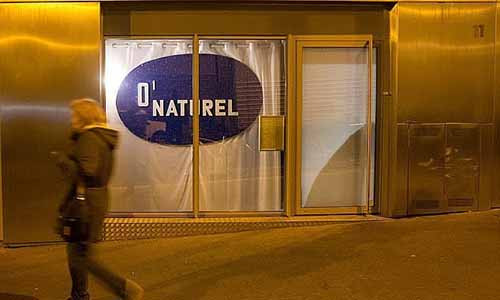 Nha hang cho khach khoa than khi dung bua phai dong cua