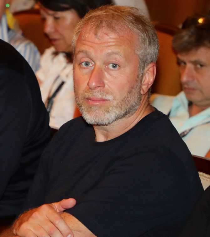 Ty phu Nga vung tien mua dinh thu dat nhat Israel