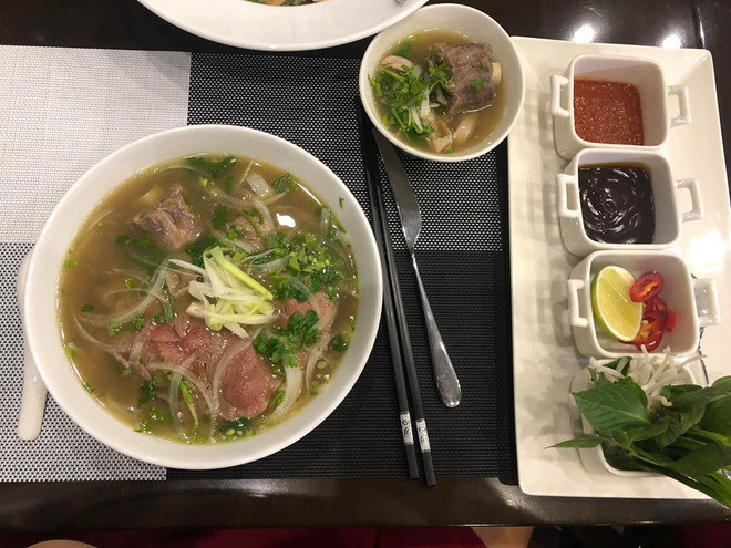 Bat ngo review ve pho 920k khien dan tinh 