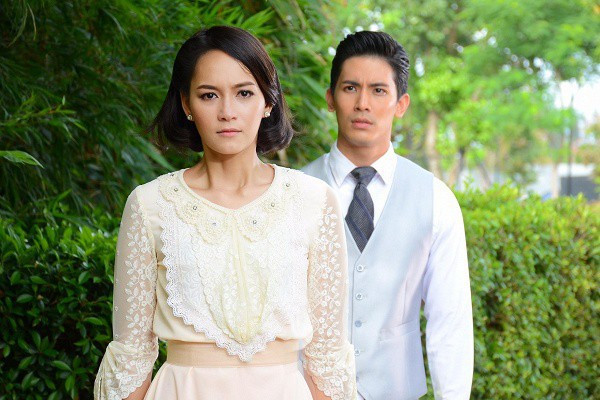 Vo xu ly cao tay khi bo cua chong nhan tin khoe qua 8/3