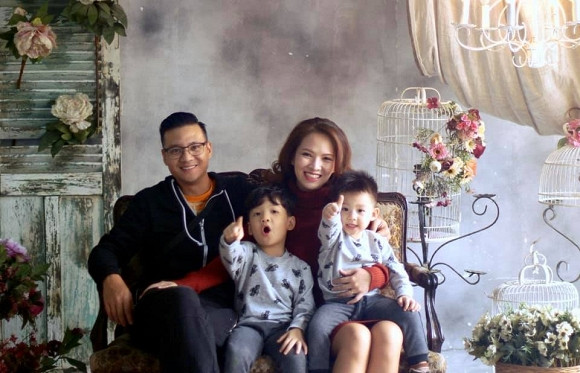 MC Dan Le khoe anh hanh phuc ben chong moi-Hinh-2