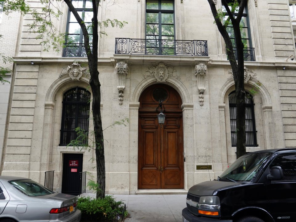 Ty phu benh hoan chet trong tu de lai tai san gi?-Hinh-3