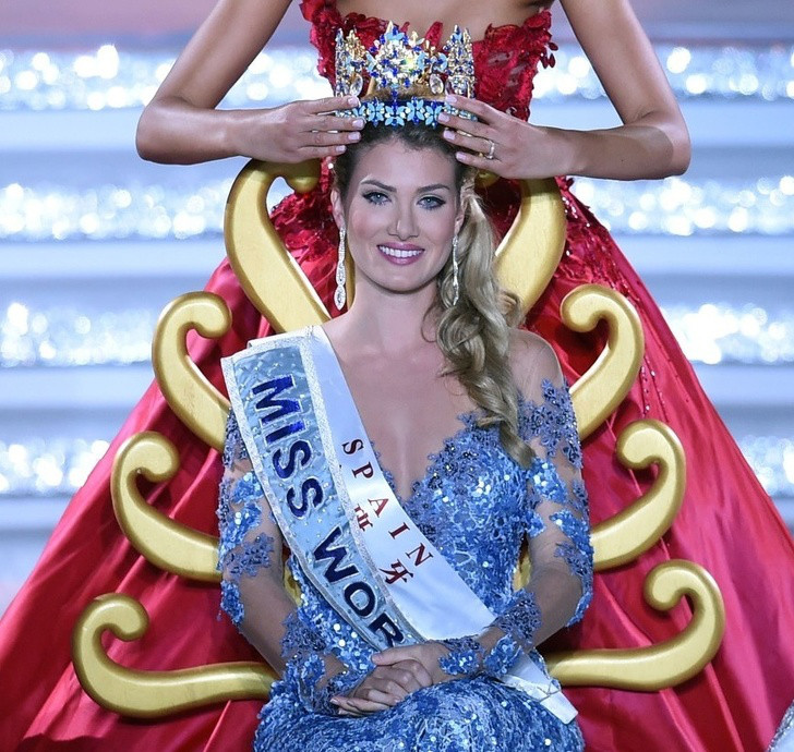 Xuất sắc vượt qua 113 người đẹp đến từ khắp nơi trên thế giới, đại diện của Tây Ban Nha – người đẹp Mireia Lalaguna đã trở thành Hoa hậu Thế giới 2015. Ở thời điểm đăng quang,Mireia Lalaguna 23 tuổi với chiều cao lý tưởng 1m77. Cô sở hữu gương mặt xinh đẹp, các đường nét thanh tú và đặc biệt là đôi mắt hút hồn.