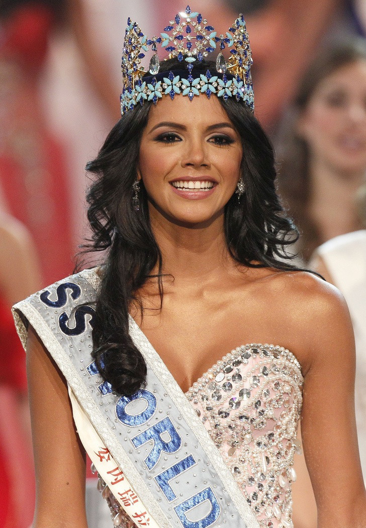 Năm 2011,Ivian Sarcos, người đẹp 22 tuổi đến từ "cường quốc hoa hậu" Venezuela đã đăng quang ngôi vị cao nhất.