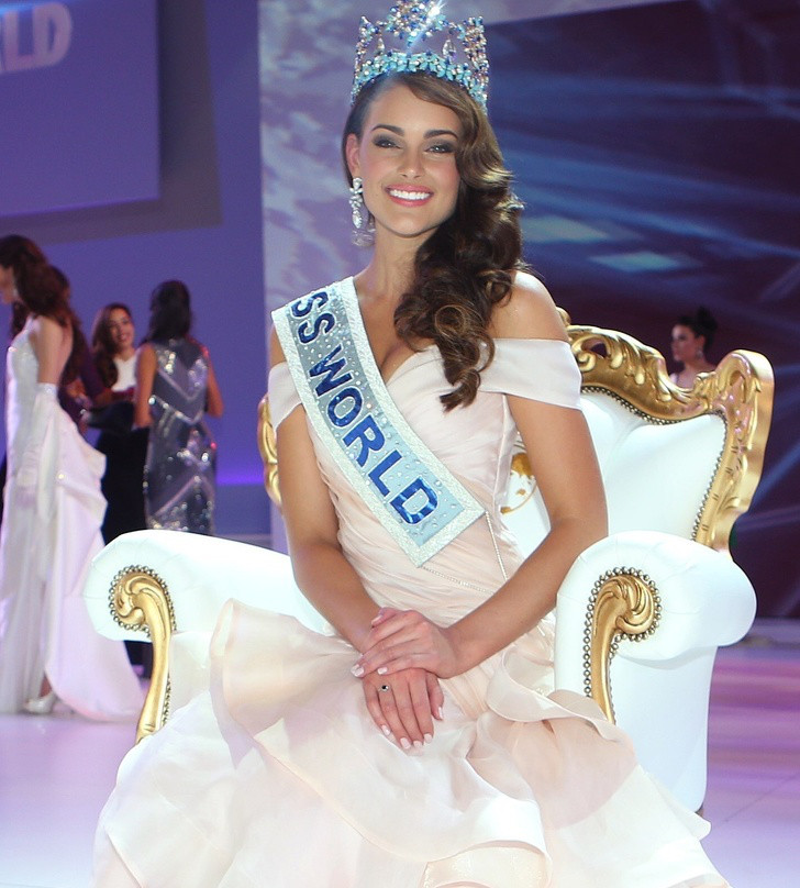 Người đẹp Rolene Strauss đến từ Nam Phi đã đăng quang danh hiệu Hoa hậu Thế giới 2014.Những thành tích của đại diện Nam Phi trước khi được trao vương miện là: top 5 Hoa hậu bãi biển, Hoa hậu thể thao, top 10 Hoa hậu Nhân ái.