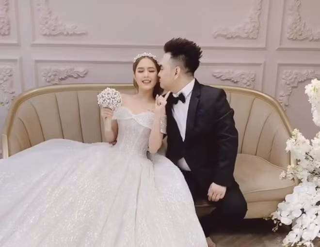 Ban gai 17 tuoi cua 'streamer rich kid' Xemesis khoe mac vay co dau-Hinh-2