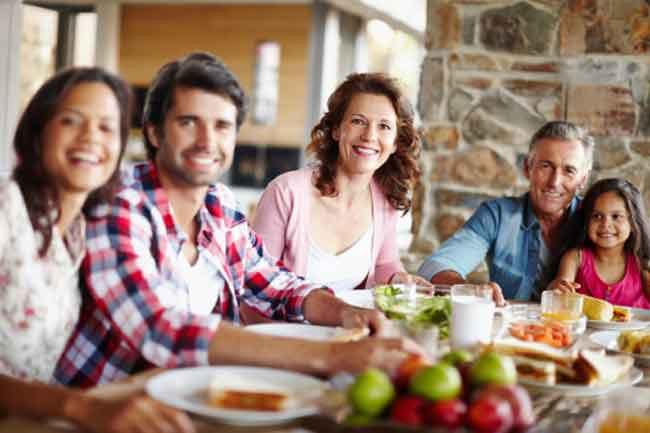 Ăn thức ăn mới nấu: Nhiều người chưa ý thức được tầm quan trọng của thực phẩm tươi. Không chỉ là hoa quả hay rau tươi, mà cả thức ăn nấu chín cũng nên được ăn khi còn “tươi”, tức là mới nấu, chứ không nên ăn thức ăn đã nấu từ lâu.