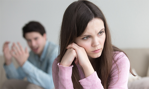 Bi chong chui soc, vo doi ly hon