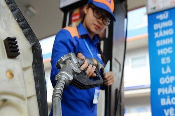 Da den luc dua ra lo trinh xoa bo quy binh on gia xang dau