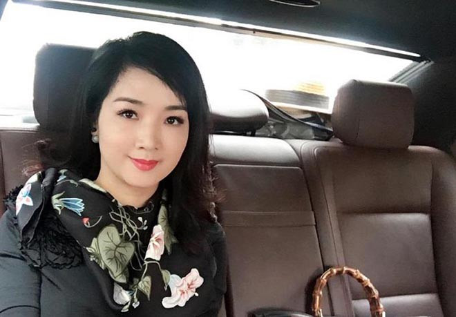 "Hoa hậu Đền Hùng" đã phải chi ra số tiền không hề nhỏ để có được nội thất, thiết bị sinh hoạt hiện đại. Bên cạnh cơ ngơi xa hoa, đắt đỏ, Giáng My còn có thêm một căn penthouse được xây dựng, thiết kế theo phong cách hiện đại cùng dàn nội thật được mua từ Ý. Sự giàu có của Giáng My còn được người khác nhìn nhận ra dàn siêu xe của cô. Với những chiếc xe hơi đắt đỏ, cô sử dụng xe hơi trị giá 4 tỷ đồng để đi lại. Cho đến năm 2016, Giáng My gây xôn xao khi ngồi chiếc xe sang chảnh thương hiệu Mercedes có giá tới 14 tỷ đồng.