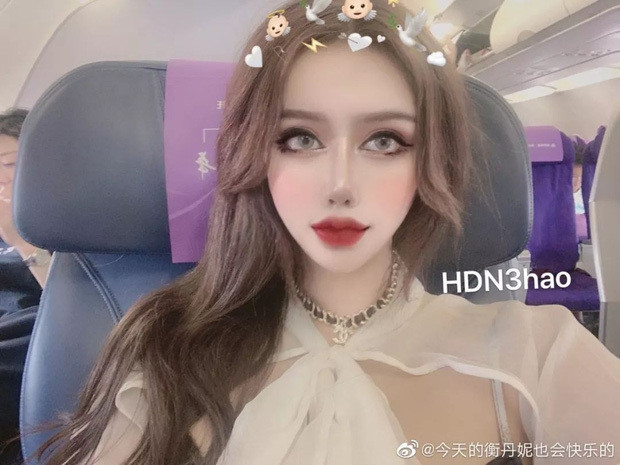 Cô nàng hot girl gây chú ý khi chia sẻ câu chuyện tình của mình trên mạng.