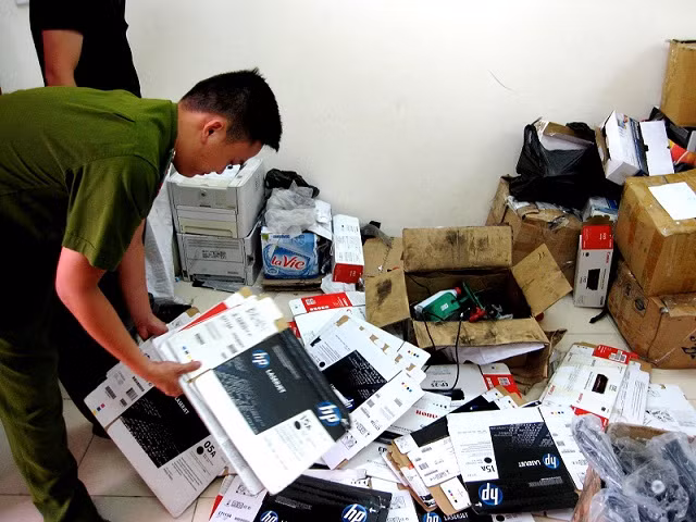 Thu giữ số mực in giả giá trị 7 triệu usd tại Đông Nam Á Thu giu so muc in gia gia tri 7 trieu usd tai Dong Nam A