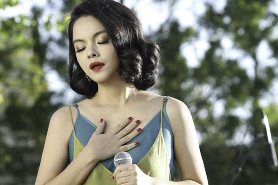 Pham Quynh Anh mat vali khi di chuyen tu My ve Viet Nam