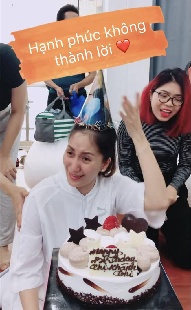 Khanh Thi bat ngo bi chong tre Phan Hien che 