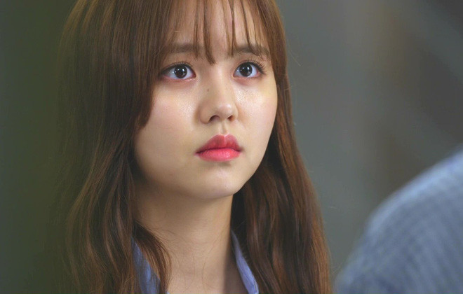 Dien thoai cu trong ngan ban va su that dieng nguoi ve co ban gai