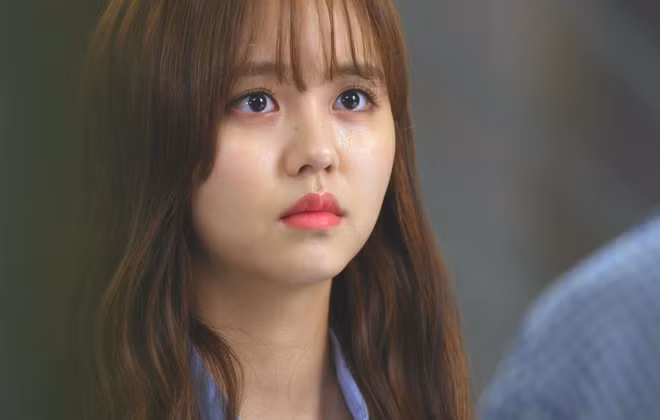 Dien thoai cu trong ngan ban va su that dieng nguoi ve co ban gai