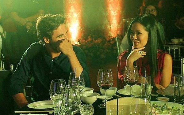 Lo danh tinh ban trai tin don cua ca si Hong Nhung hau ly hon-Hinh-2