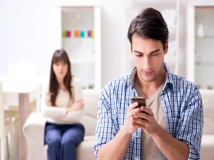 Diem mat ly do pho bien khien 'nan ngoai tinh' bung phat