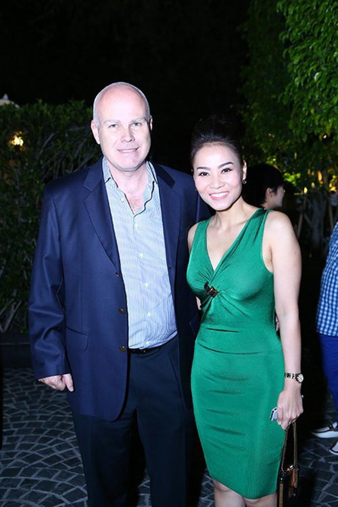 3 sao Viet lan dan tinh duyen nhung lay chong Tay giau co-Hinh-2