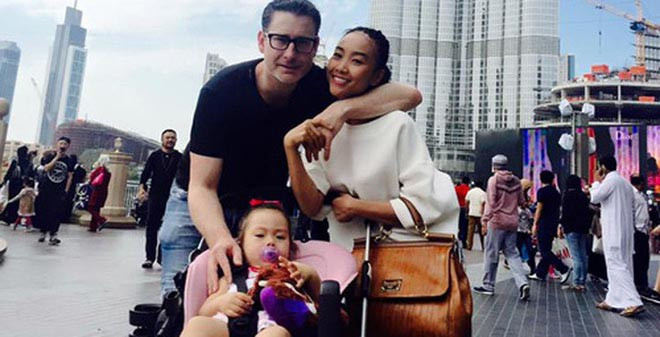 3 sao Viet lan dan tinh duyen nhung lay chong Tay giau co-Hinh-3