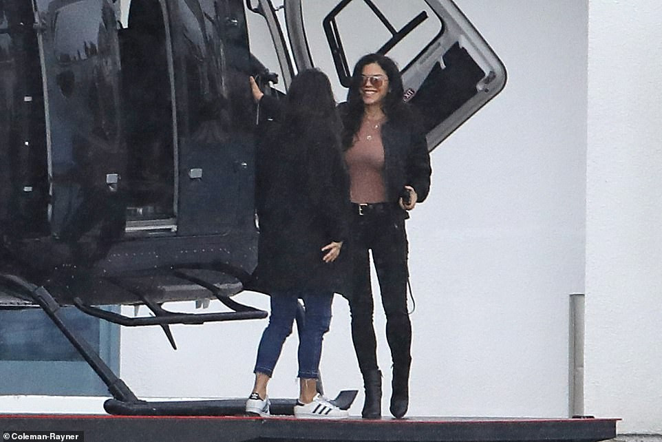 Nu MC xuat hien tuoi roi sau be boi chat sex voi ty phu giau nhat TG