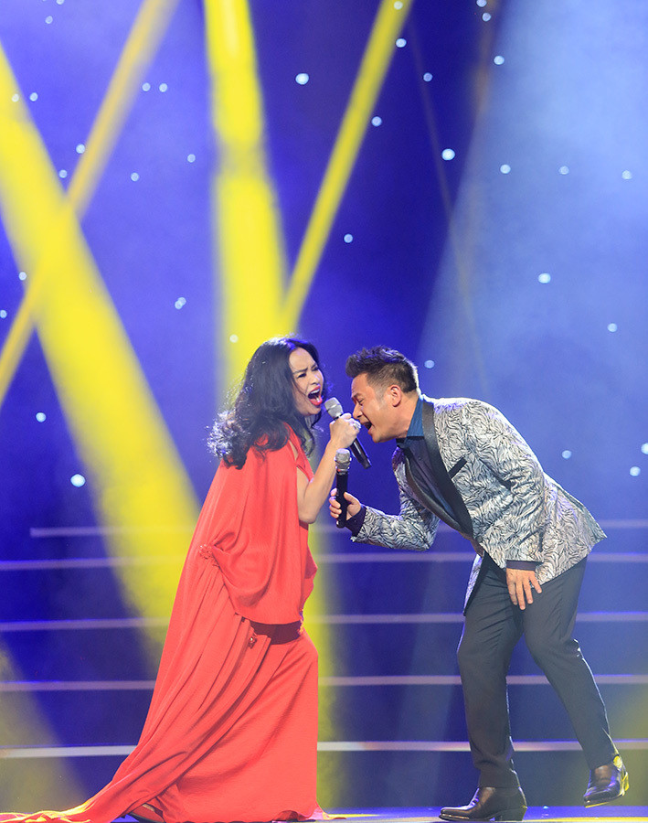 Bằng Kiều đã nhiều lần song ca với Hồng Nhung, Hà Trần và Mỹ Linh nhưng với Thanh Lam thì anh gần như ít có cơ hội. Ở đêm nhạc lần này, cả hai đã có màn thể hiện bản hit một thời "Một ngày mùa đông", tuy nhiên hơi tiếc là họ có đôi chỗ nhầm lời.